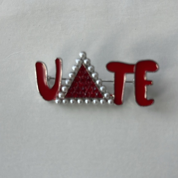 Delta Sigma Theta Sorority Inc. Vote Pin Brooch Smaller - Picture 1 of 5